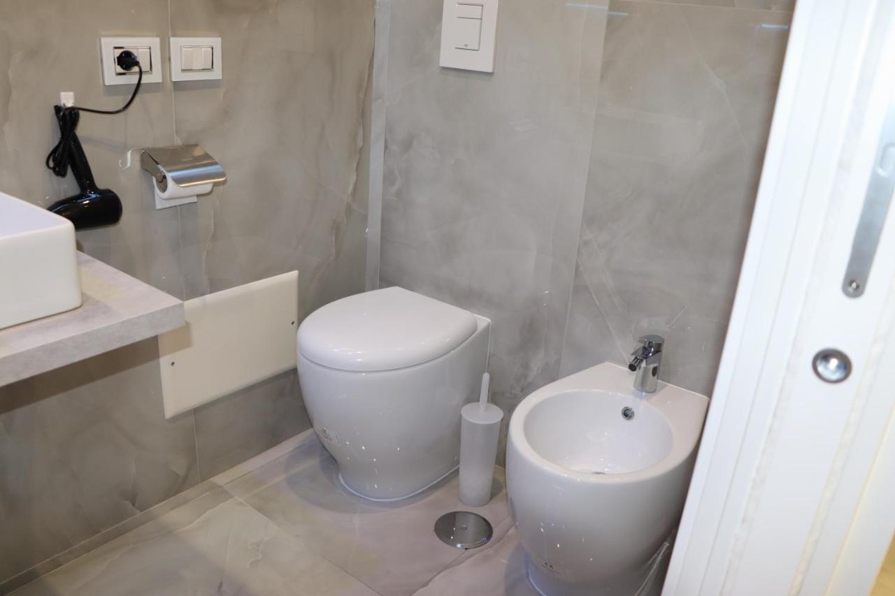 نابولي Barbaro Suite & Apartment المظهر الخارجي الصورة